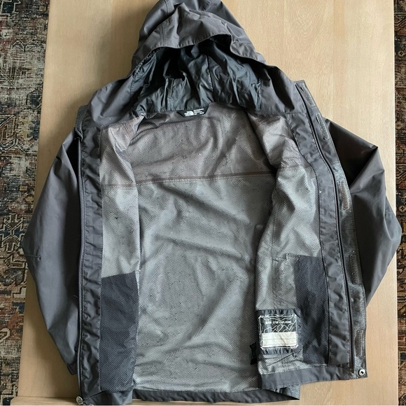 The North Face Black and Gray Boys' Jacket - Picture 4 of 8
